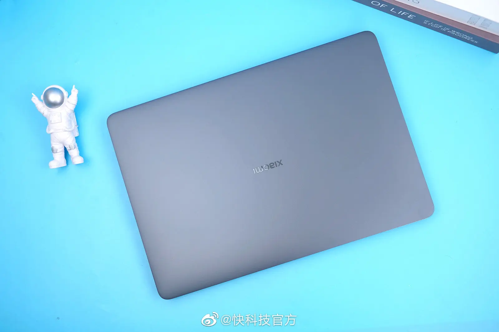 Cận Cảnh Xiaomi Mi Notebook Pro X 15 H1