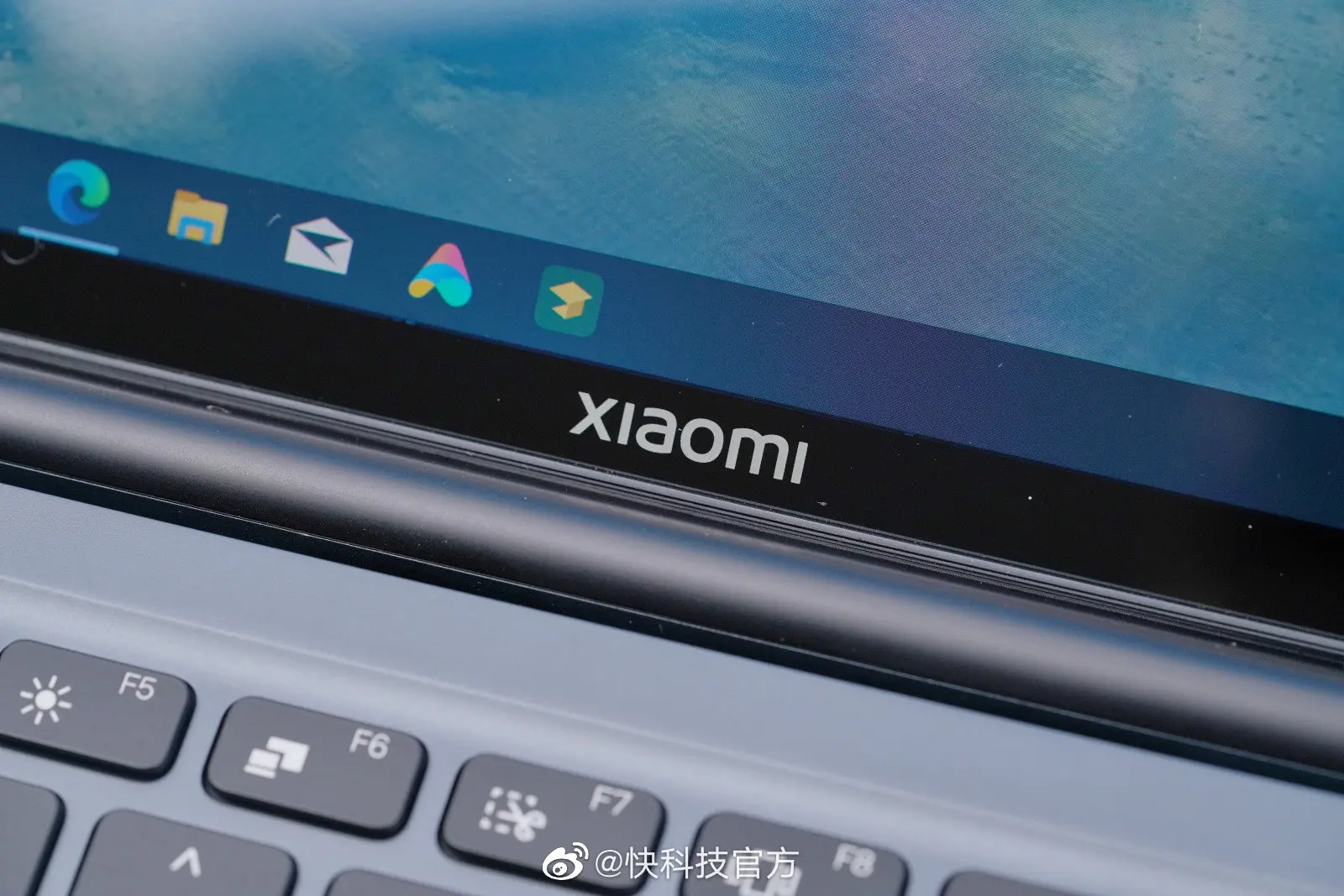 Cận Cảnh Xiaomi Mi Notebook Pro X 15 H12