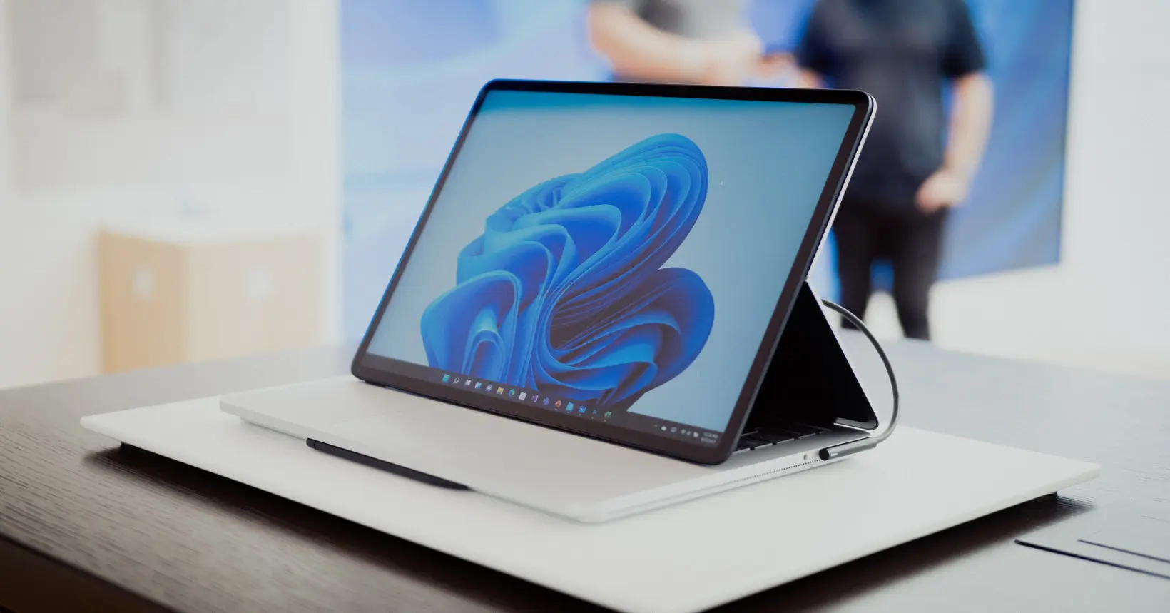 Cận cảnh Surface Laptop Studio