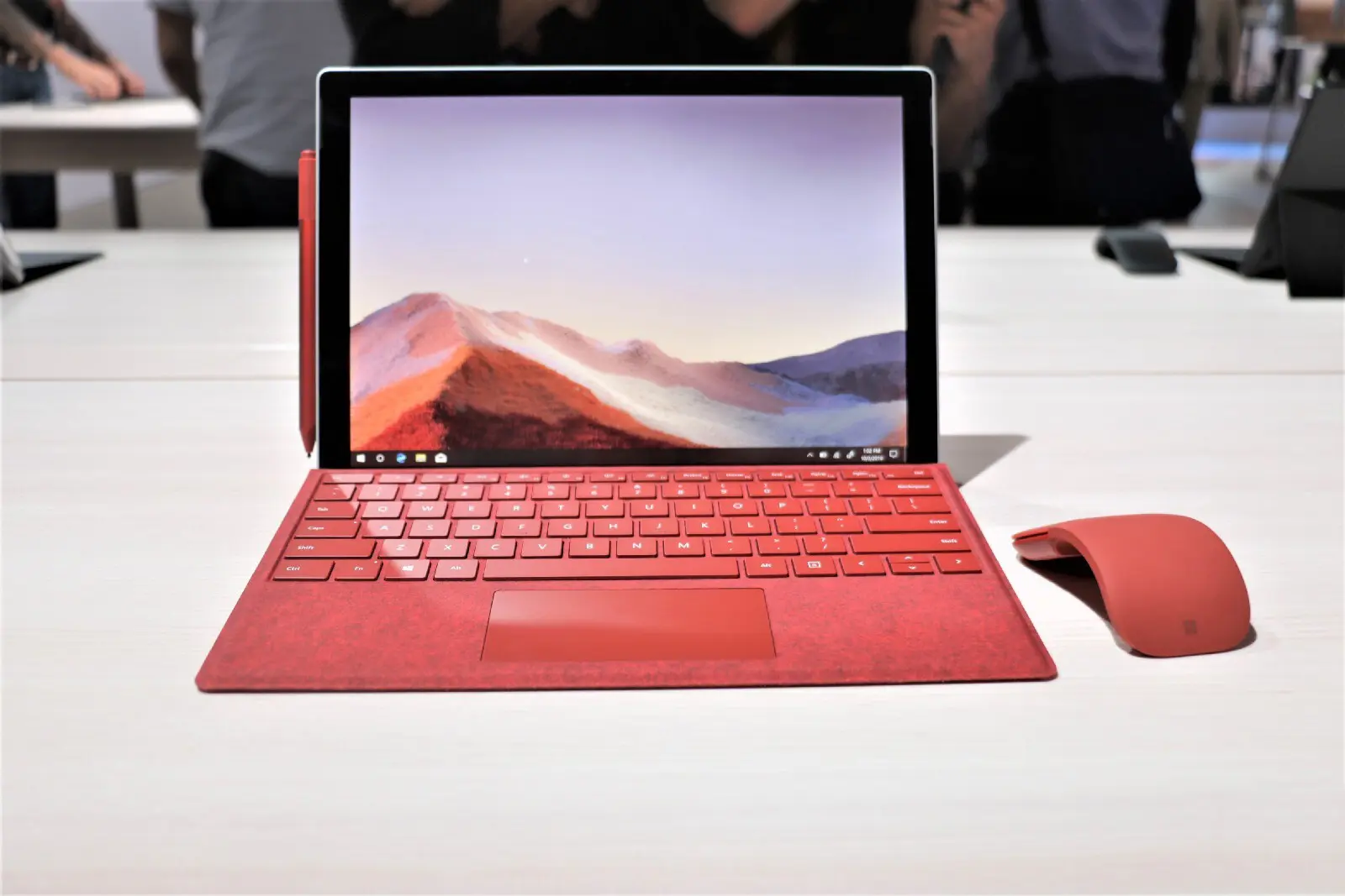 Microsoft Surface Pro 8 có những cải tiến gì so với Surface Pro 7?