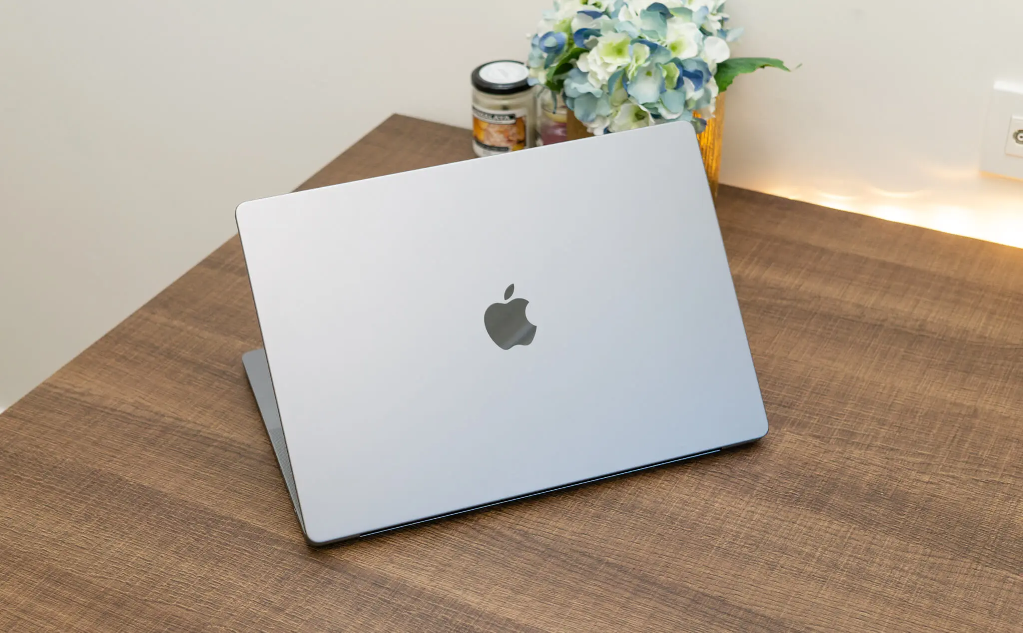 Apple Macbook Pro 2021 Với Dell Xps 2022 Ultrabook Nào Là Cao Cấp Thực Sự? H1