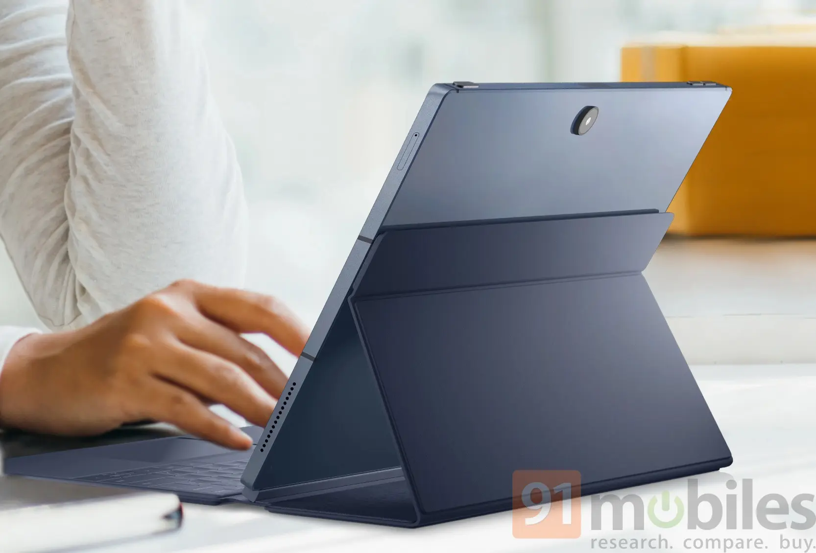 Lộ hình ảnh chiếc tablet lai laptop theo “phong cách Surface Pro” sắp ra mắt của Dell?